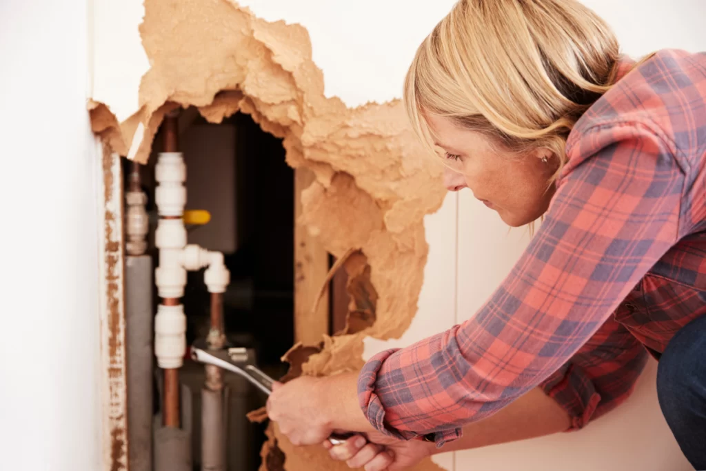 what to do when pipe burst